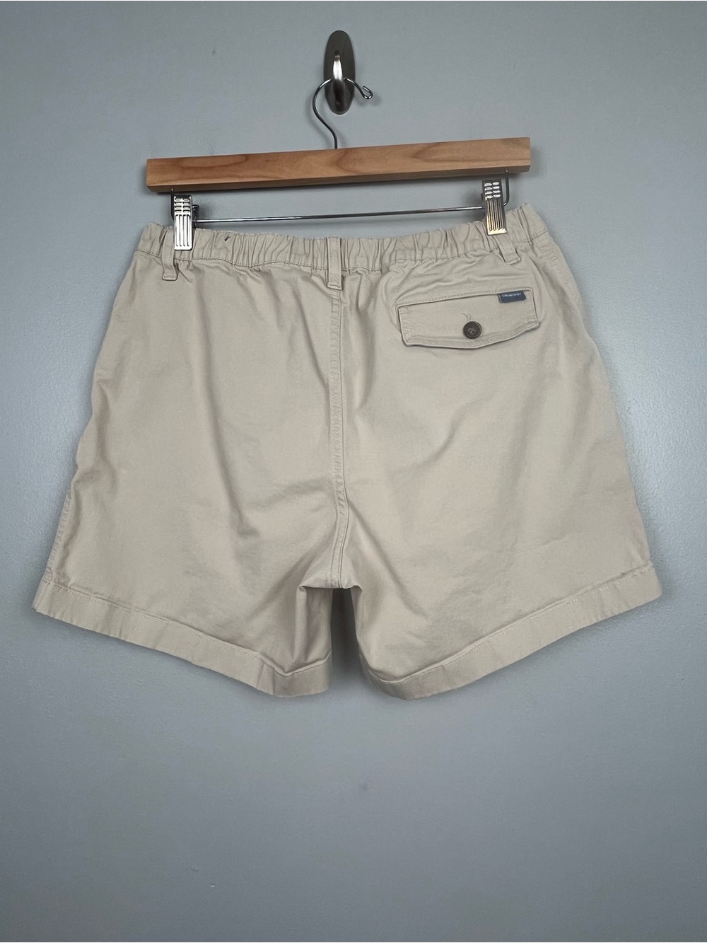 Chubbies khaki elastic waist 5.5” inseam cotton spandex shorts, medium. - Picture 2 of 9